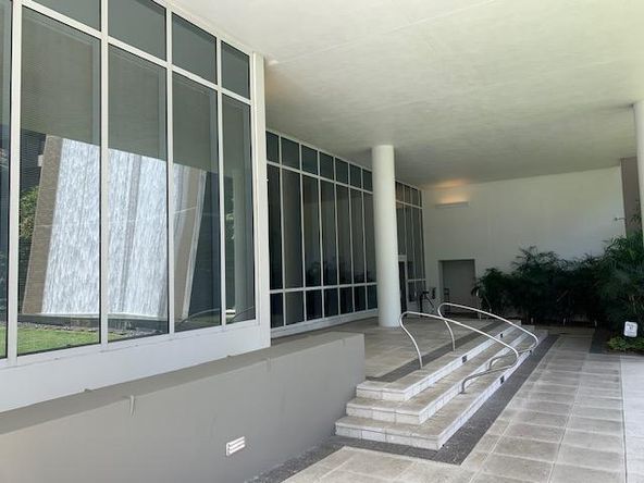 Signature Executive Excellence: 147 2nd Ave S, Saint Petersburg, FL 33701
